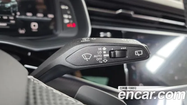 Audi SQ7 — Фото автомобиля 18