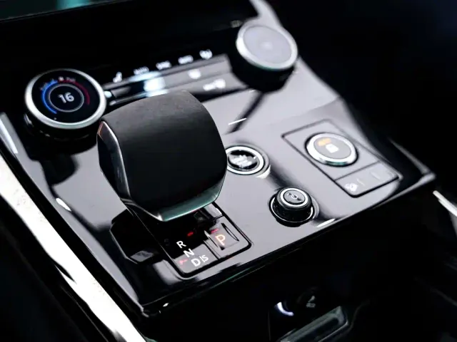 Land Rover Range Rover Sport — Фото автомобиля 21
