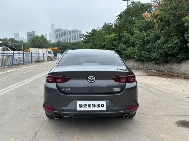 Mazda Axela — Фото автомобиля 9
