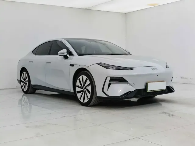 Geely Galaxy Galaxy E8 2024 550km RWD MAX — Фото автомобиля 3