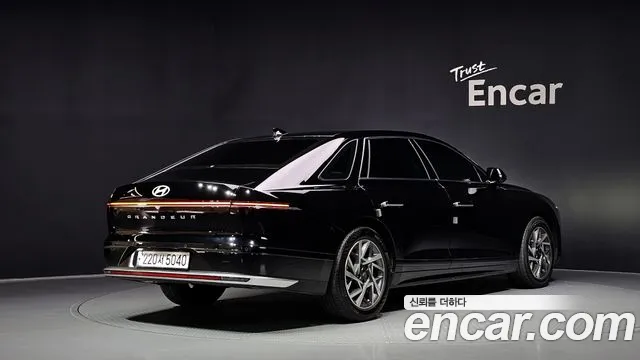 Hyundai Grandeur Grandeur (GN7) 2.5 Бензин 2WD — Фото автомобиля 2