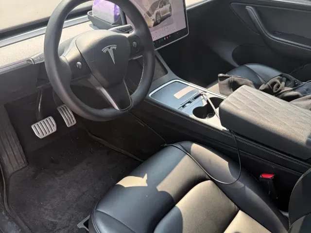 Tesla Model Y — Фото автомобиля 4