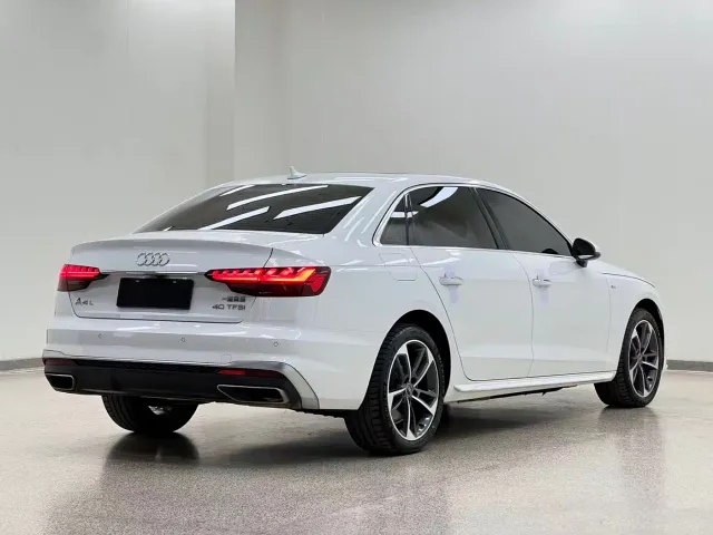 Audi A4L — Фото автомобиля 4