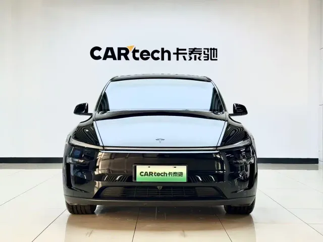 Tesla Model Y L — Фото автомобиля 2