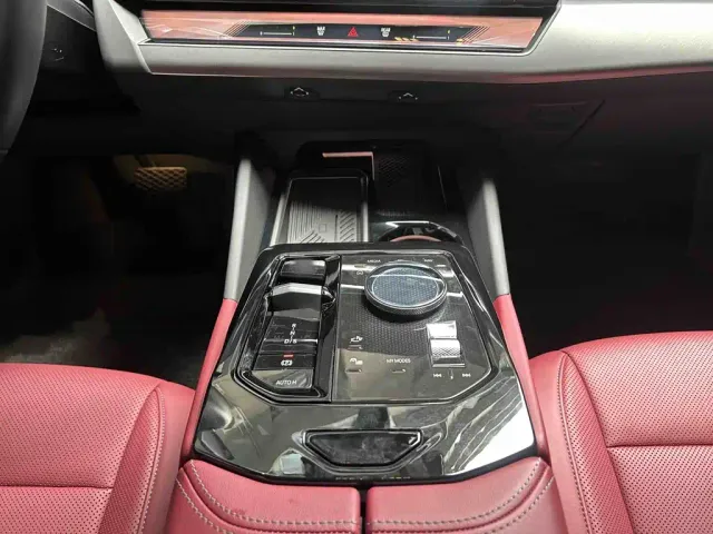 BMW 5 Series — Фото автомобиля 19