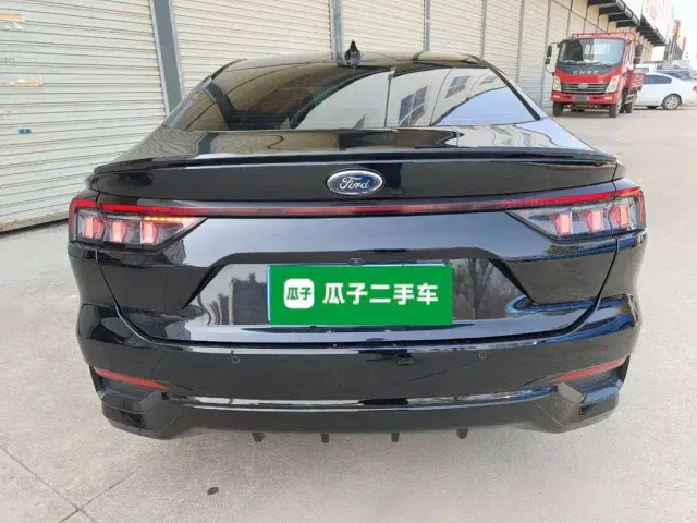 Ford Mondeo — Фото автомобиля 3