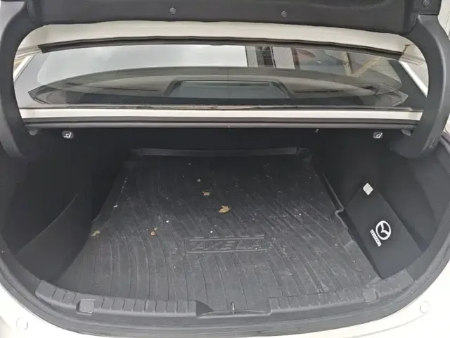 Mazda Axela — Фото автомобиля 18