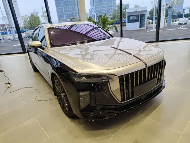 Hongqi H9 — Фото автомобиля 21