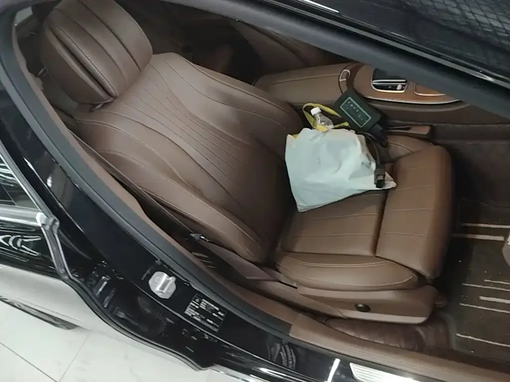 Mercedes-Benz Mercedes-Benz E-Class 2023 Facelift E 260 L — Фото автомобиля 24