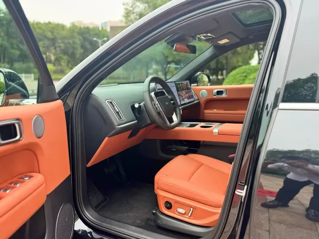 Li Auto L6 — Фото автомобиля 6