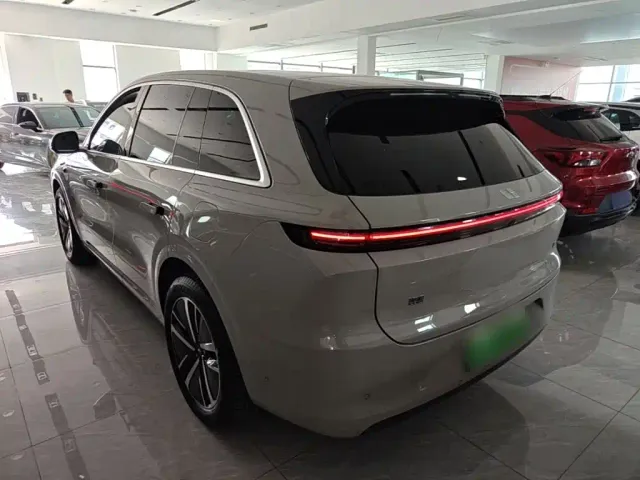 Li Auto L6 — Фото автомобиля 4