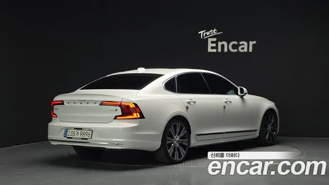 Volvo S90 — Фото автомобиля 2