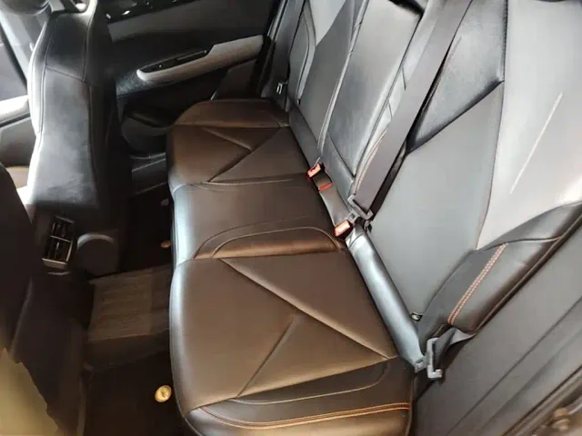 Changan Changan UNI-V 2022 1.5T Premium Model — Фото автомобиля 16