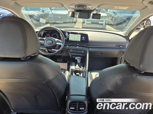 Hyundai AVANTE Avante (CN7) — Фото автомобиля 12