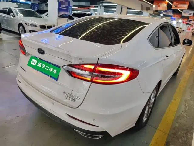 Ford Mondeo — Фото автомобиля 6