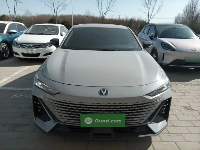 Changan UNI-V — Фото автомобиля 2