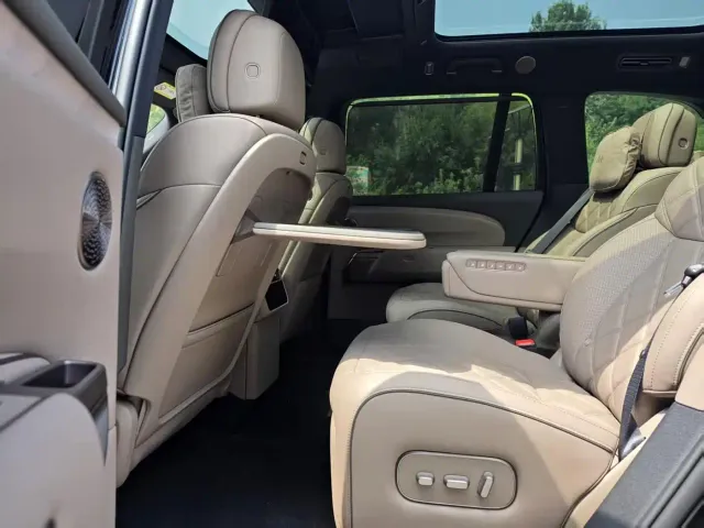 Li Auto L9 — Фото автомобиля 9