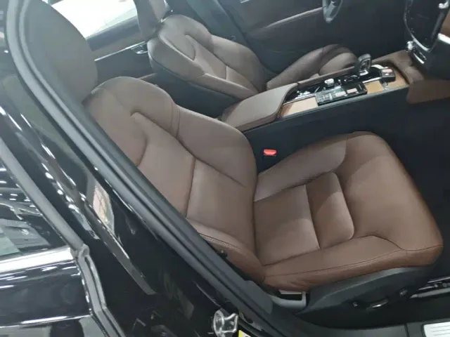 Volvo S90 — Фото автомобиля 24