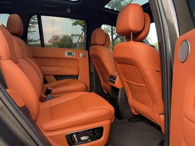 Li Auto L8 — Фото автомобиля 6
