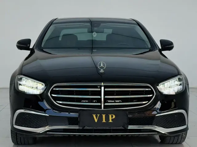 Mercedes-Benz E-Class — Фото автомобиля 2