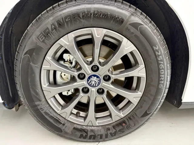 BYD Qin L — Фото автомобиля 17