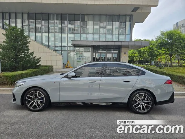 BMW 5-Series — Фото автомобиля 3
