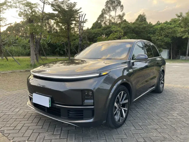 Фотография автомобиля — Li Auto L8