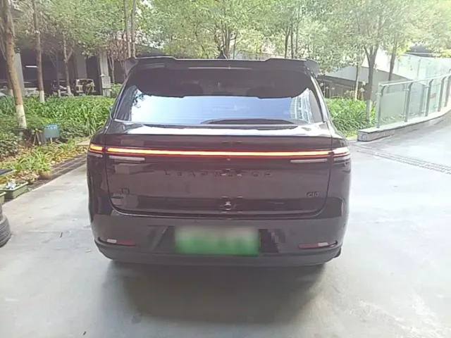 Leapmotor C10 — Фото автомобиля 5