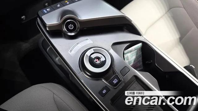 Kia EV6 — Фото автомобиля 12