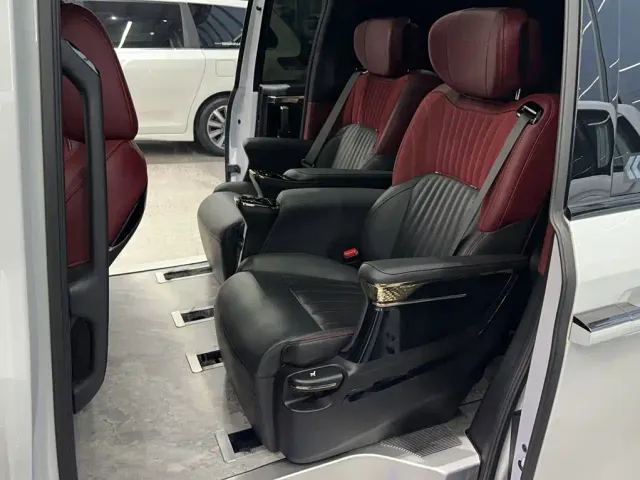 GAC Trumpchi M8 — Фото автомобиля 16