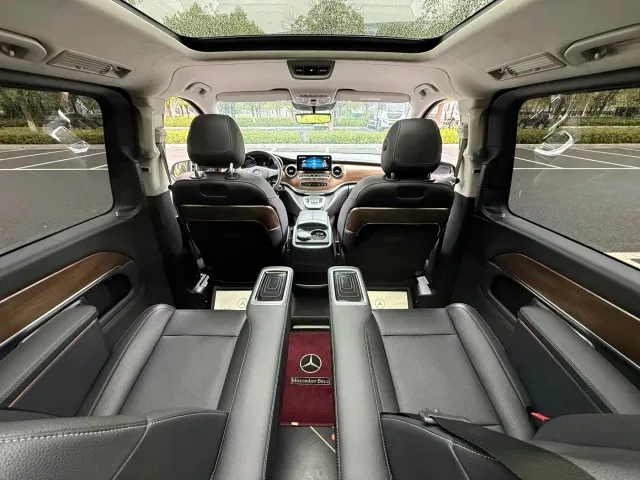 Mercedes-Benz V-Class — Фото автомобиля 14