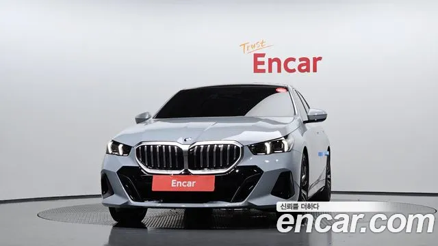 BMW 5-Series 5 серия (G60) 530i xDrive M Sport — Фото автомобиля 3