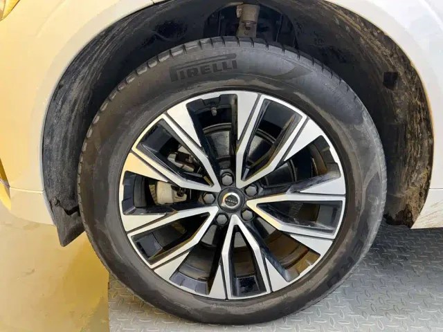 Volvo XC60 — Фото автомобиля 9