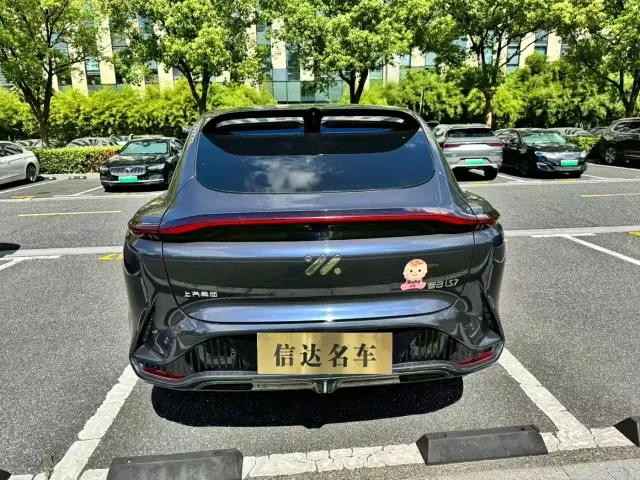 IM Motors IM LS7 2023 Model 90kWh Elite RWD Edition — Фото автомобиля 8