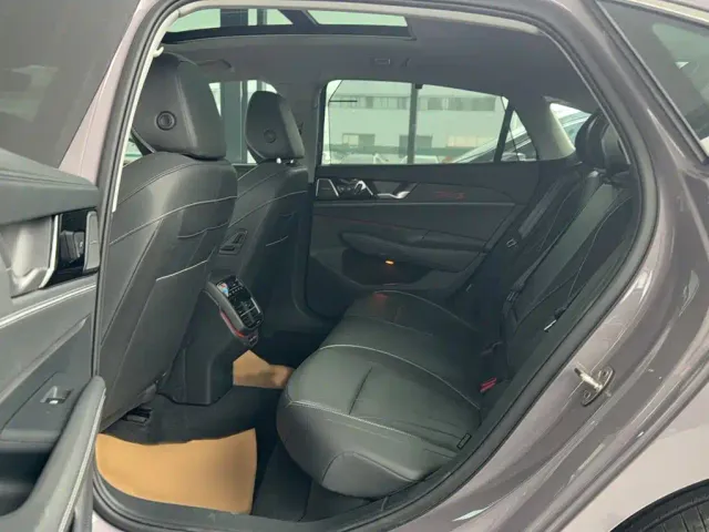 Volkswagen Passat — Фото автомобиля 12