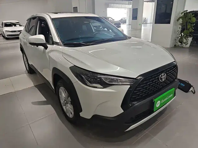 Toyota Corolla Cross — Фото автомобиля 3