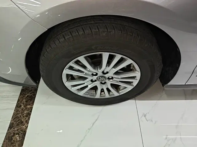 Toyota Sienna — Фото автомобиля 22