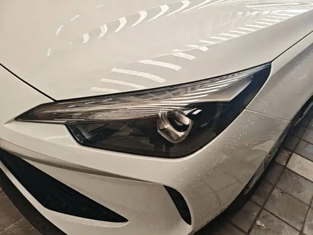 Roewe i5 — Фото автомобиля 23