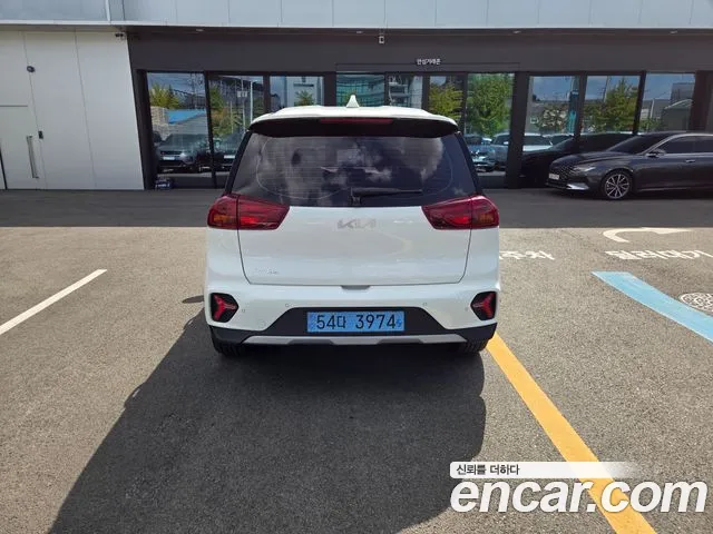 Kia Niro — Фото автомобиля 3