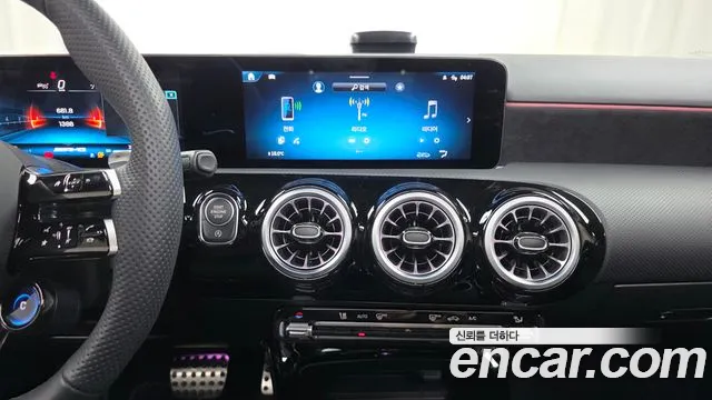 Mercedes-Benz A-Class — Фото автомобиля 12