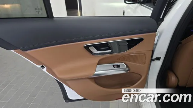 Mercedes-Benz E-Class — Фото автомобиля 24