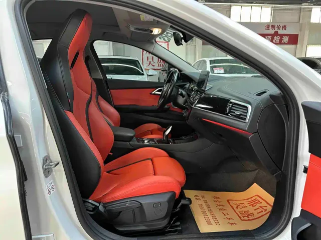 BMW 1 Series — Фото автомобиля 12