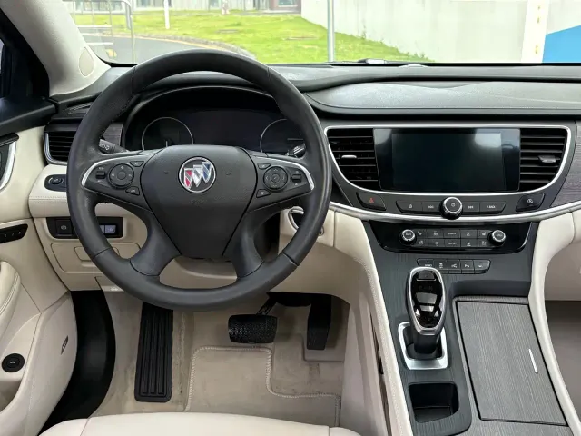 Buick LaCrosse — Фото автомобиля 4