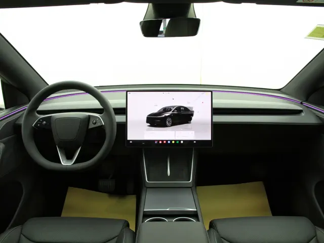 Tesla Model Y L — Фото автомобиля 5