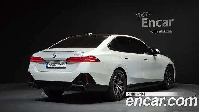 BMW 5 Series G60 — Фото автомобиля 2