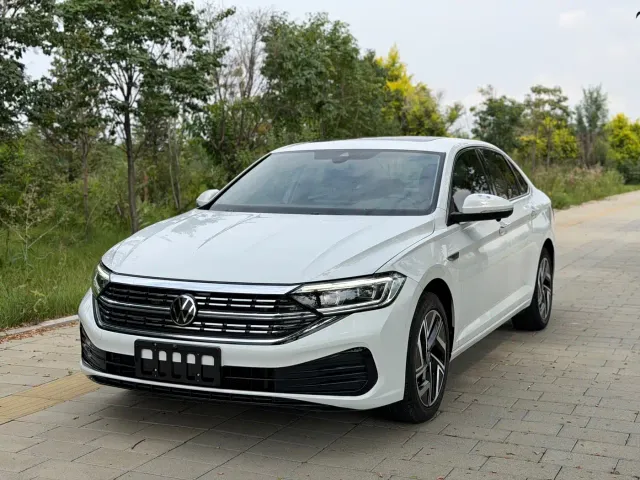 Фотография автомобиля — Volkswagen Sagitar
