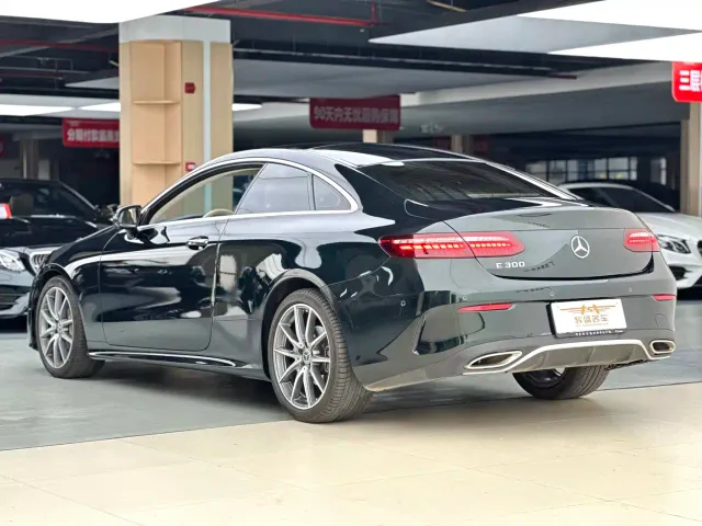 Mercedes-Benz E-Class — Фото автомобиля 10