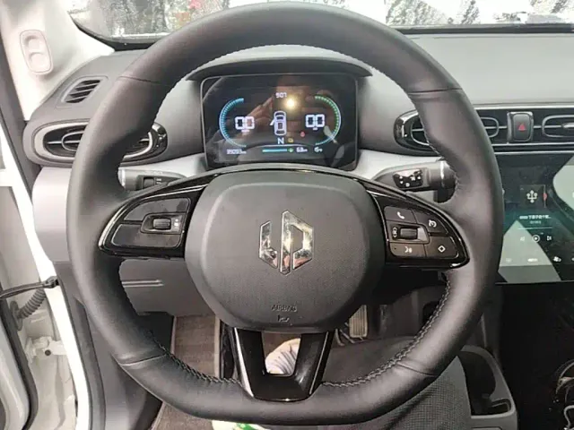 Leapmotor T03 — Фото автомобиля 10