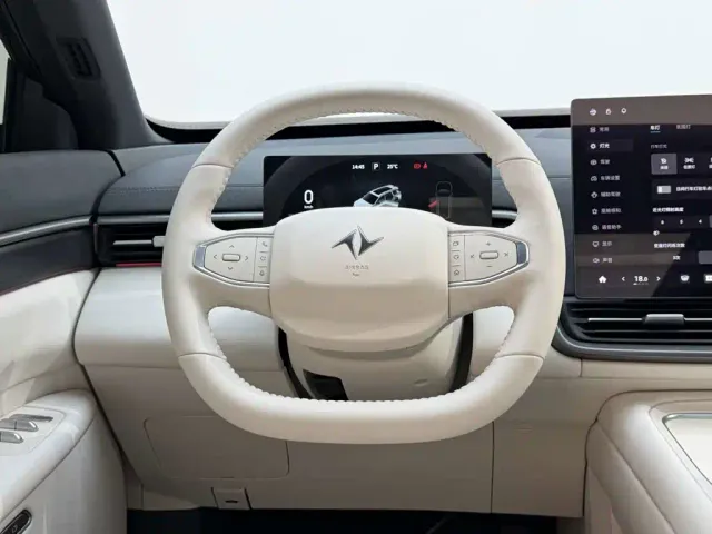 Dongfeng eπ 008 — Фото автомобиля 26