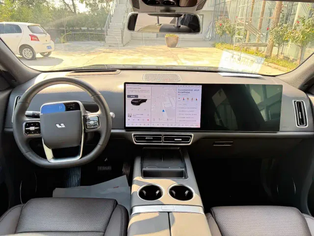 Li Auto L8 — Фото автомобиля 7